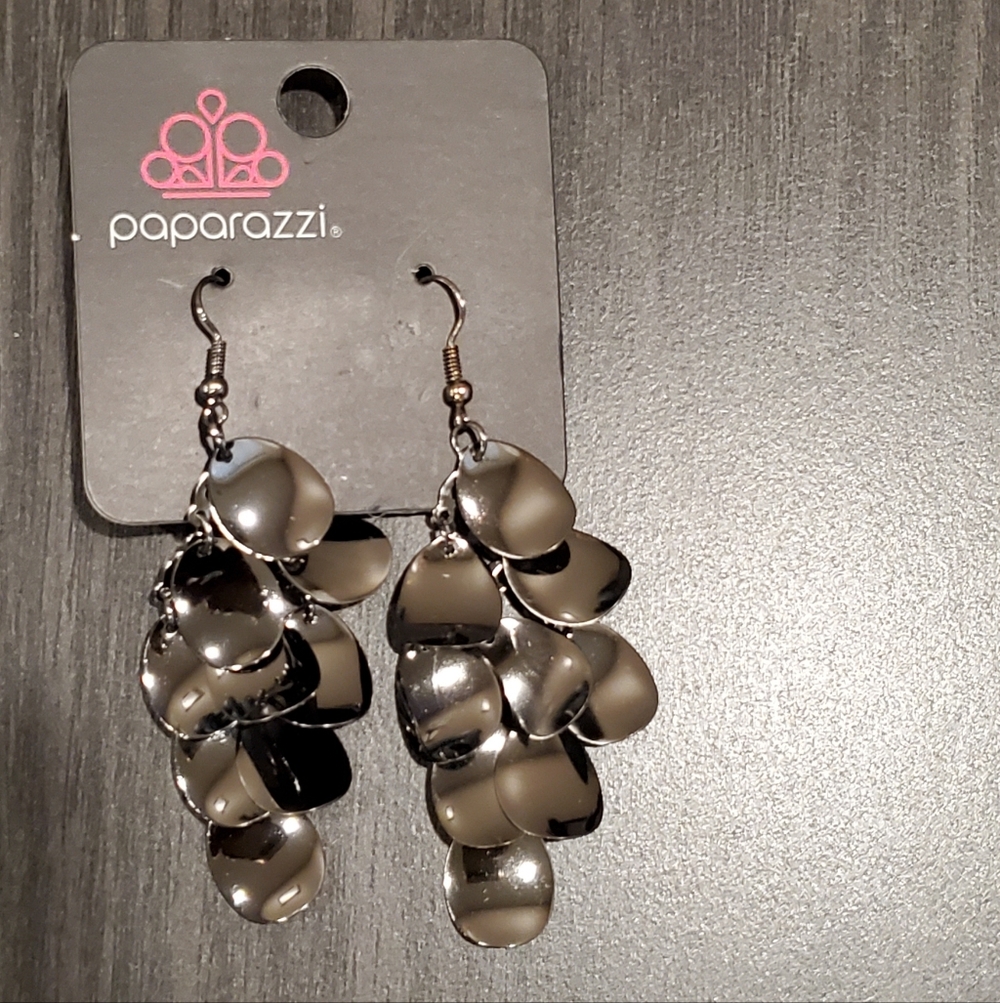 Paparazzi Resplendent Reflection Black Earrings